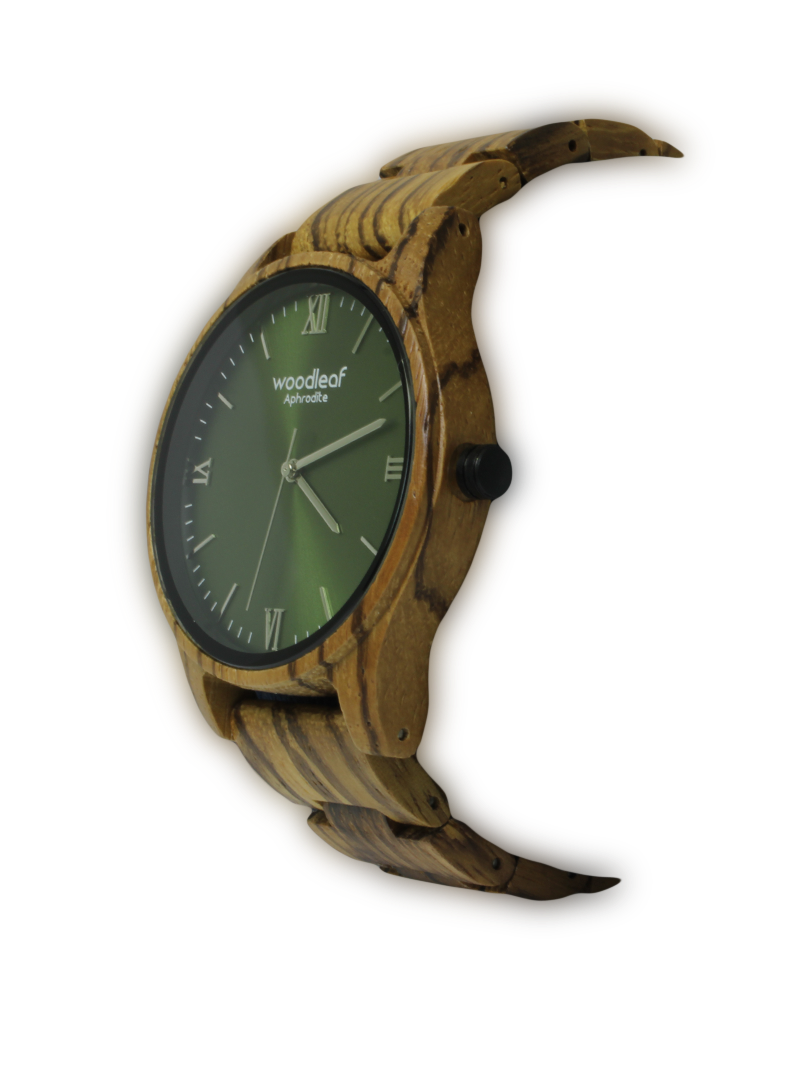 Photo montre en bois de Zingana marron clair et vert vue de gauche